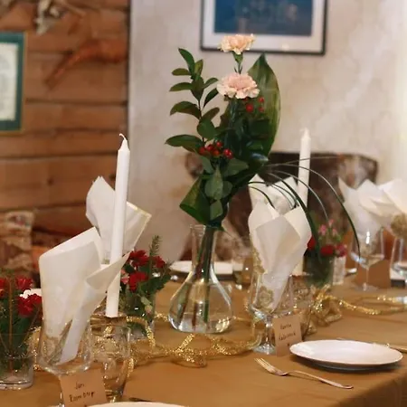 Loma Tai Perhejuhlat Bobackan Pihatorpassa Сasa de vacaciones Hämeenlinna