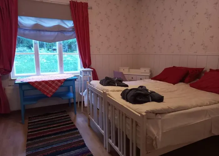 Loma Tai Perhejuhlat Bobackan Pihatorpassa Hämeenlinna