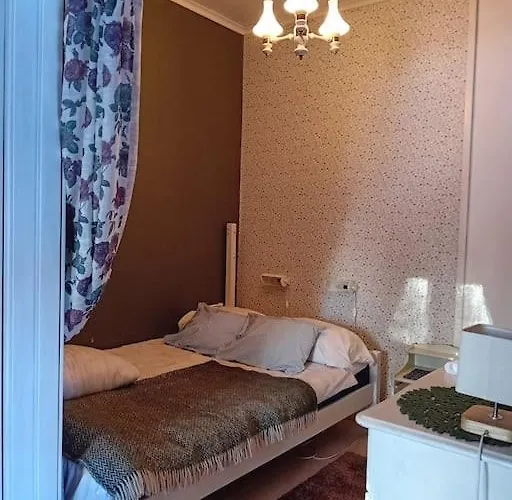 Loma Tai Perhejuhlat Bobackan Pihatorpassa بيت للعطل